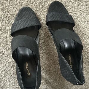 Coach black pumps with Gold detail. Sz 8B or 38.5. Worn a couple of times.